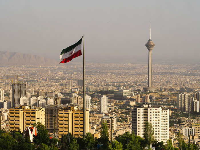تحولات جمعیتی ایران در چینود