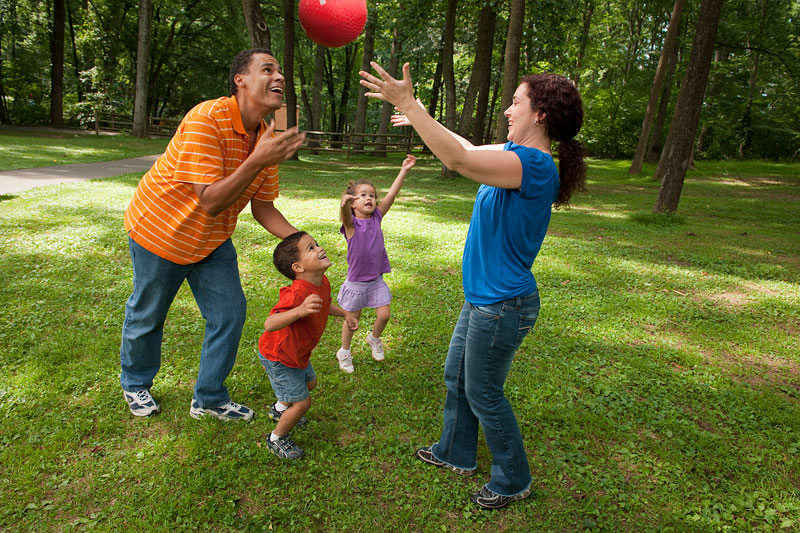 اثرات بازی والدین با کودکان The effects of parent-child play چینود chinod